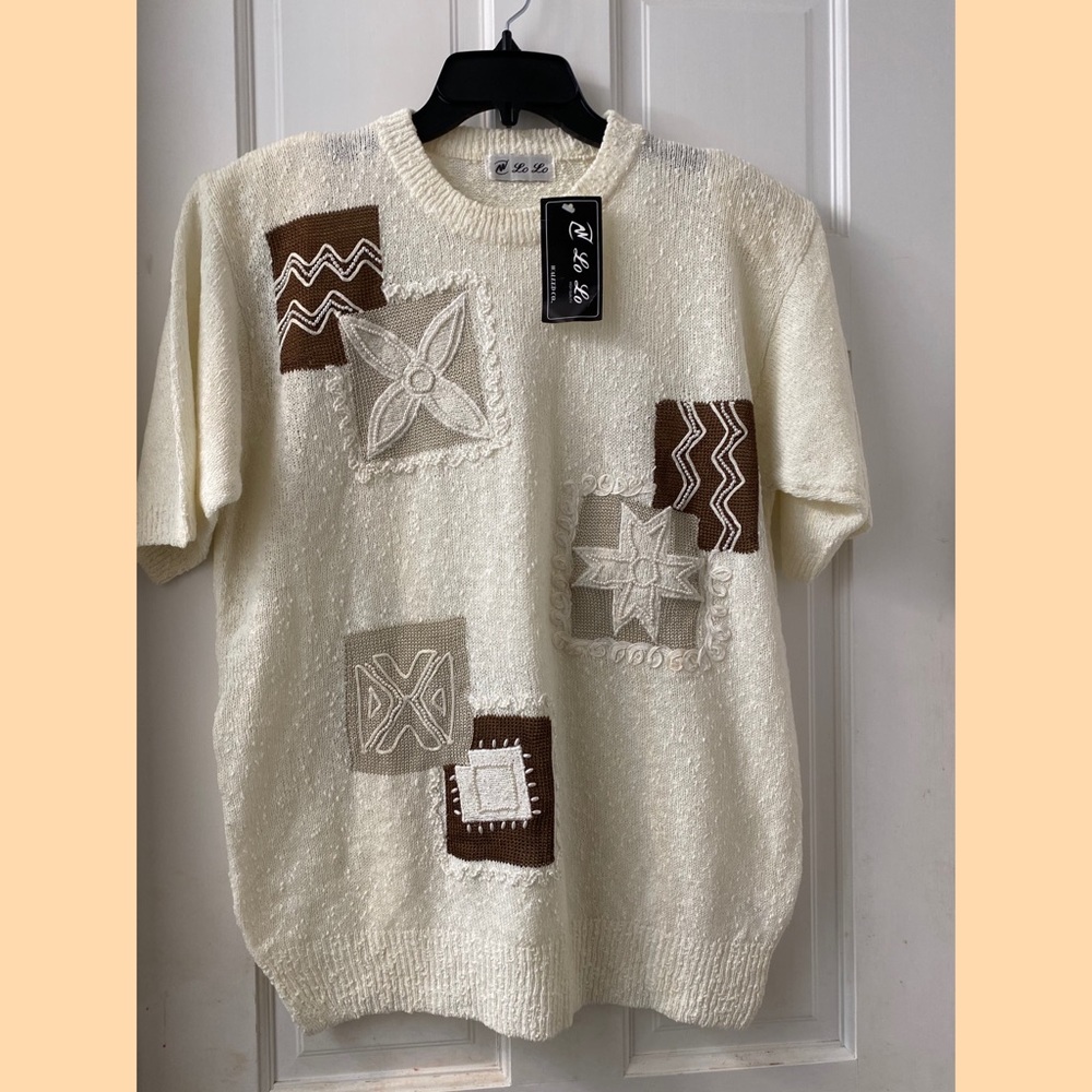 NWT Lightweight Embroidered Short Sleeve Sweater